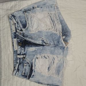 Bullhead distressed shorts